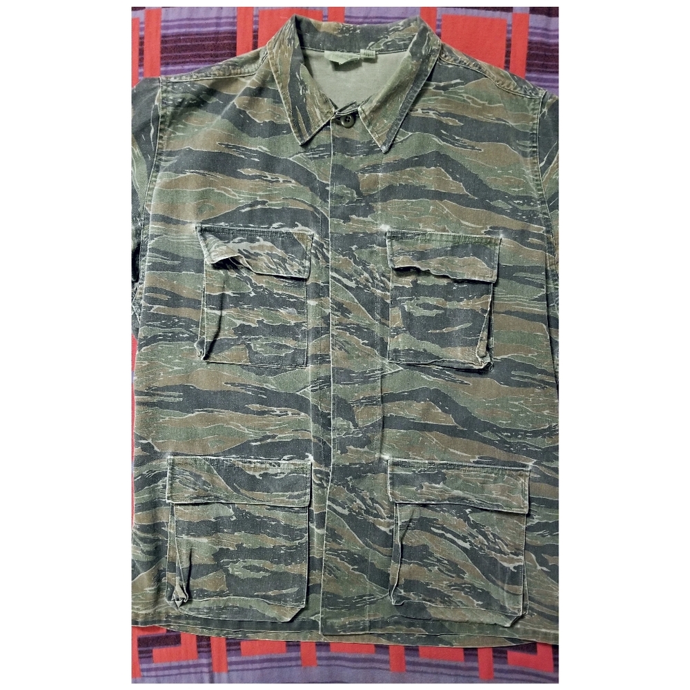 VTG. U.S. MILITARY TIGER STRIPED CAMO JACKET- MEN'S SIZE MEDIUM LONG - Picture 6 of 10